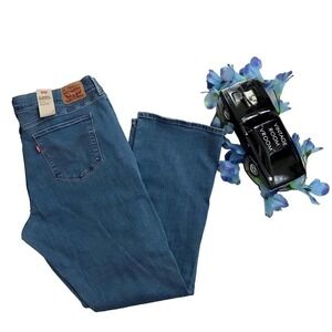 Levi's NWT Medium Wash Classic Bootcut Jeans Women 18/34